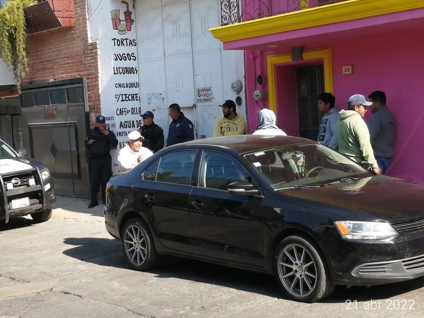 Fallece joven albañil de un infarto mientras dormía en Ciudad Serdán