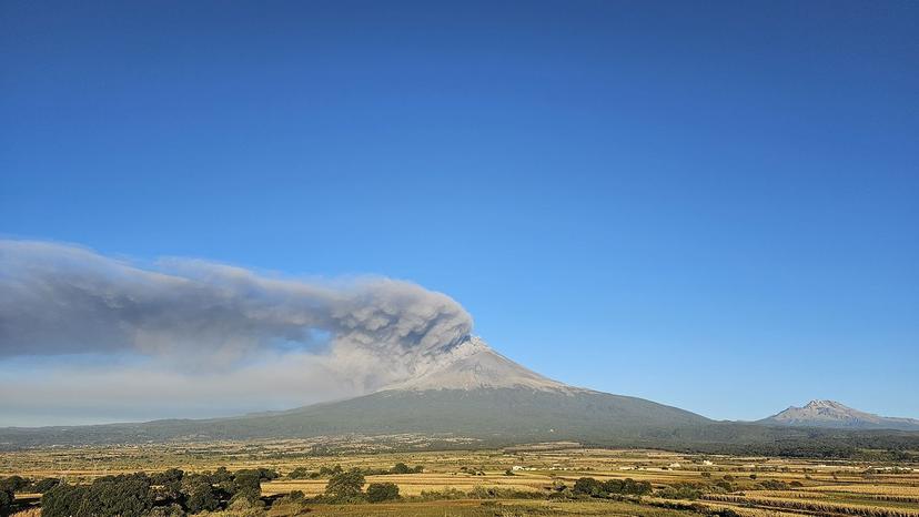 Cae ceniza del Popocatépetl en Atlixco