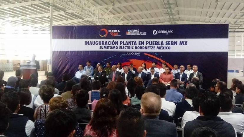 Atlixquenses denuncian despidos injustificados de empresas de autopartes y legumbres