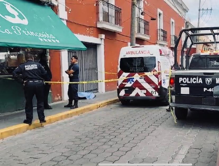 En Atlixco muere abuelito en plena vía pública