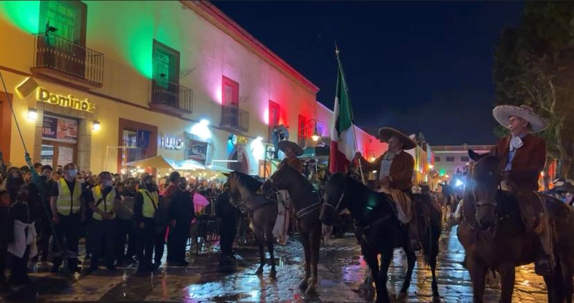 Miles de atlixquenses participan en el regreso presencial de la cabalgata