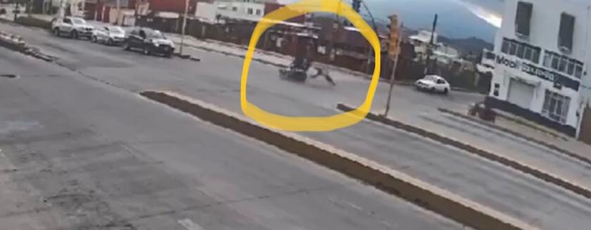 Culpan a ciclista por accidente que dejó tres heridos en Atlixco