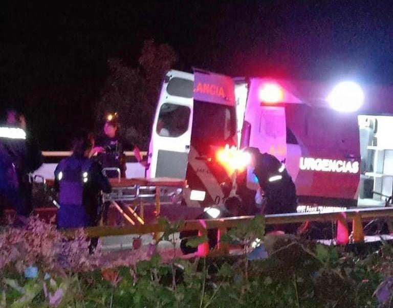 Hombre muere arrastrado por camión de pasajeros en la autopista Siglo XXI