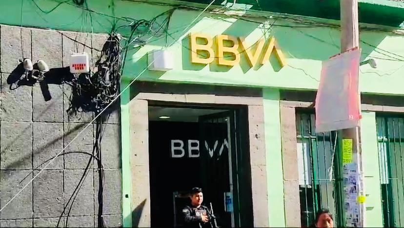 Le quitan a abuelito 163 mil pesos en BBVA de Atlixco