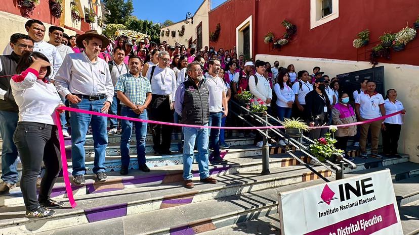 Salen a las calles de Atlixco capacitadores y supervisores electorales del INE