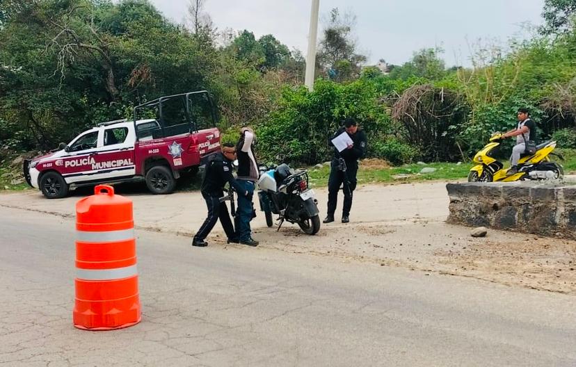 Causa polémica reten policiaco en dos localidades del valle de Atlixco