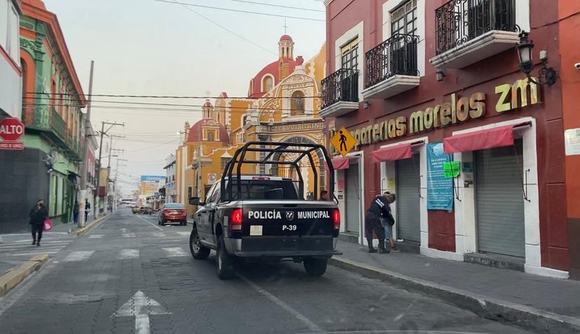 Policía de Atlixco mantiene revisiones a personas en la vía púbica