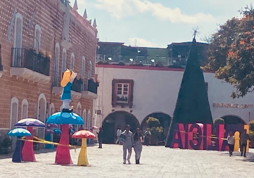 Villa Iluminada de Atlixco, con temática de Alicia en el país de Las Maravillas