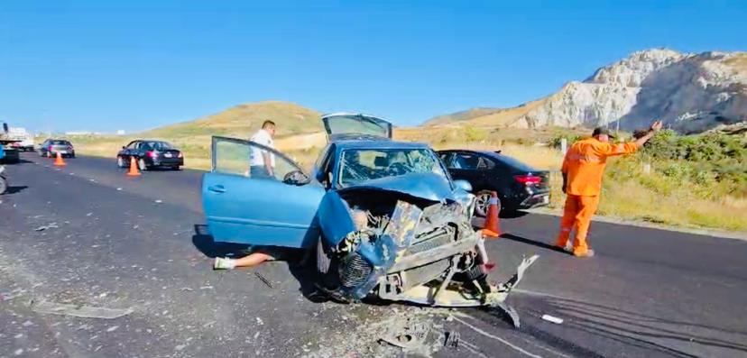 Ebrio conductor  choca de frente contra camioneta en la vía Atlixcáyotl