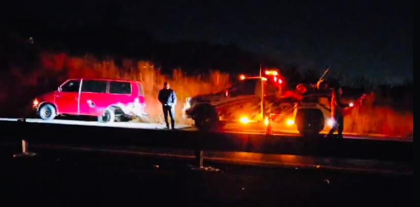 Por conducir a exceso de velocidad camioneta se estrella en la Atlixcáyotl