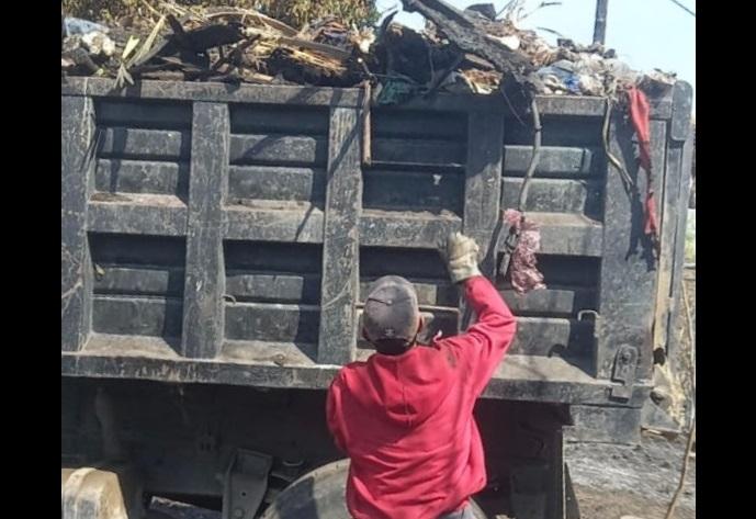 Autoridades de Atlixco ayudan a familia afectada por incendio de vivienda