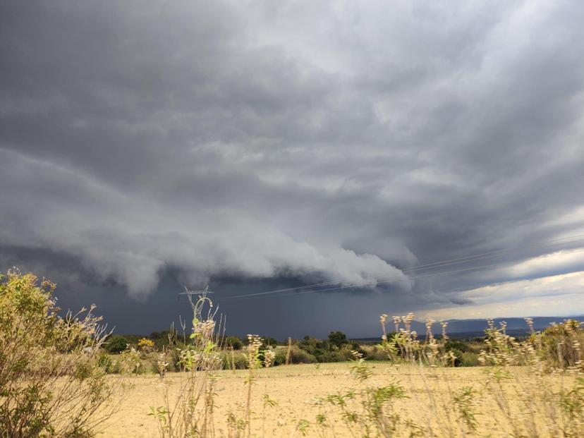 Fuerte lluvia sorprendió a cientos de atlixquenses y tianguistas