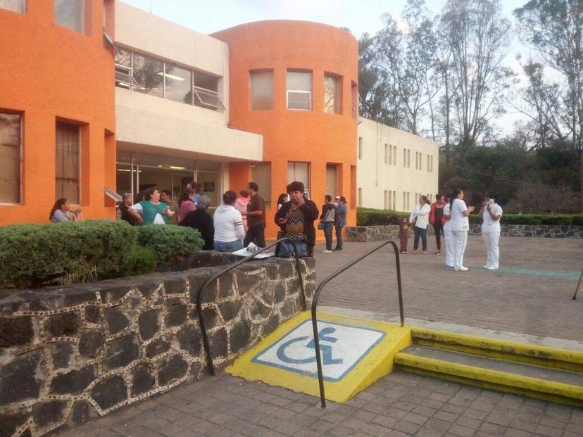 Nace bebé frente al IMSS de Metepec
