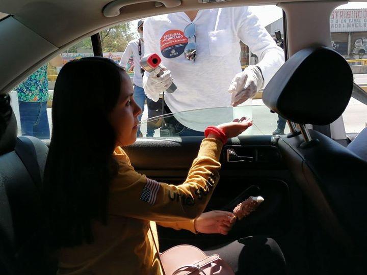 Revisión de automovilista en entradas de Atlixco por COVID19