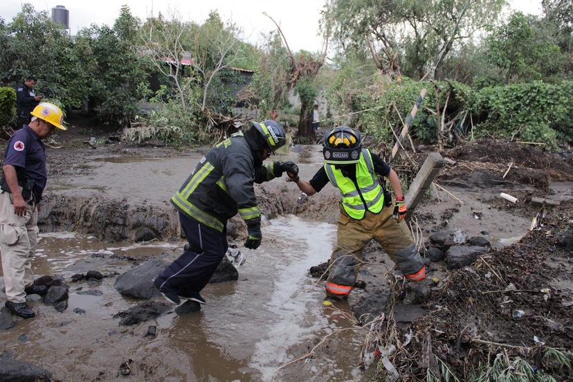 Tromba afecta a 20 familias en Atlixco