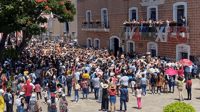 Culmina convite del Atlixcáyotl en el zócalo de la ciudad