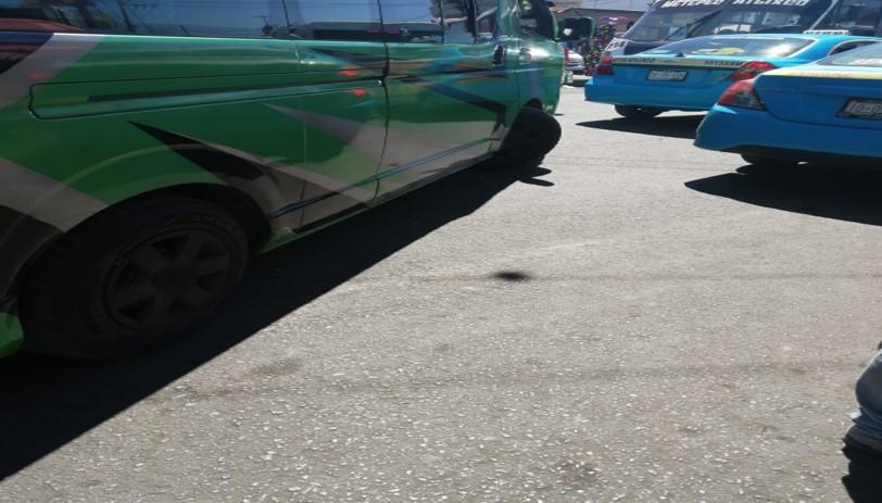 Denuncian problemas en Atlixco entre transportistas y presuntos taxis piratas