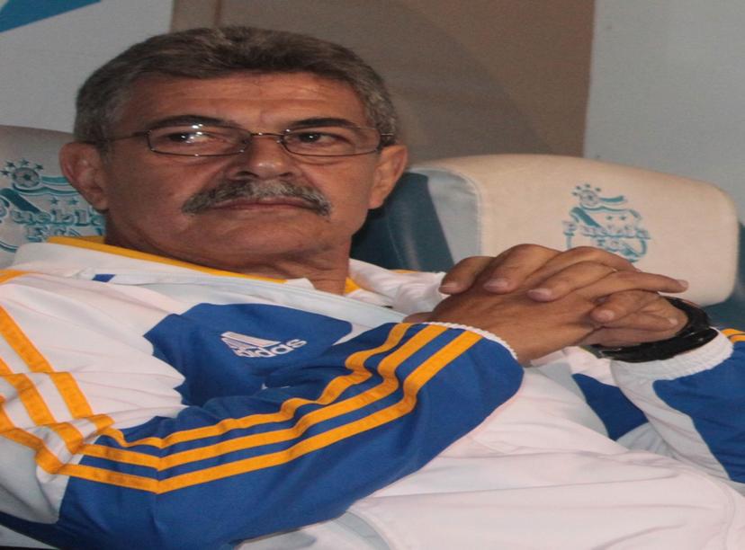 Ricardo Ferretti se sube a una Máquina Azul