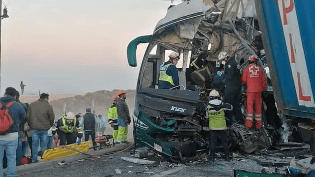 VIDEO Carambola de 11 autos deja tres muertos en la Lerma-Xonacatlán