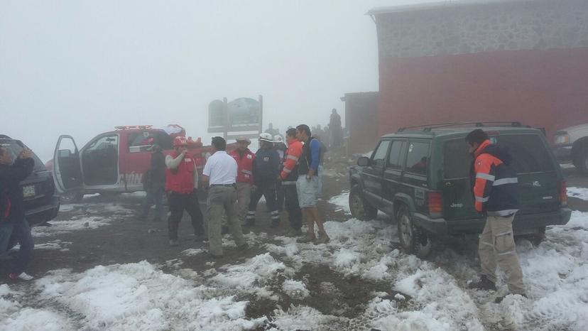 Rescatan 8 alpinistas canadienses en el Pico de Orizaba