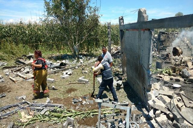 Estalla polvorín clandestino en Santa María Moyotzingo