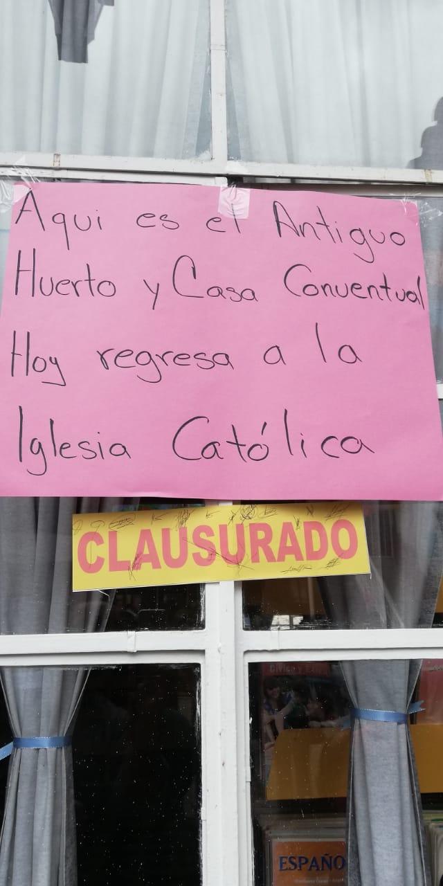 Fieles toman Casa de Cultura de Huauchinango para la Iglesia