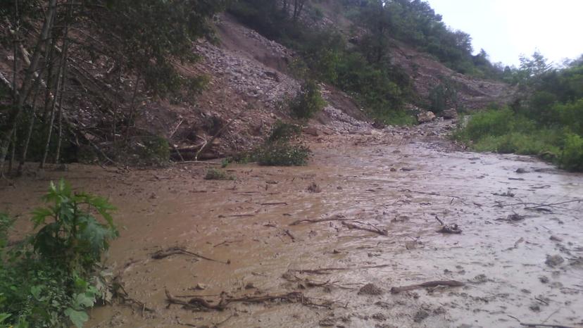 Cumplen 4 días con cierres carreteros en Chiconcuautla