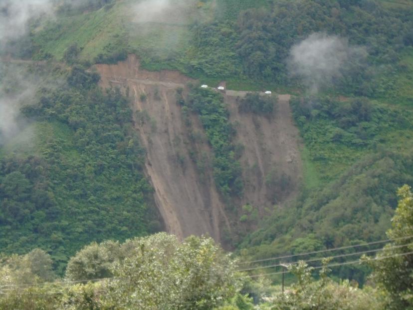 Cumplen 4 días con cierres carreteros en Chiconcuautla