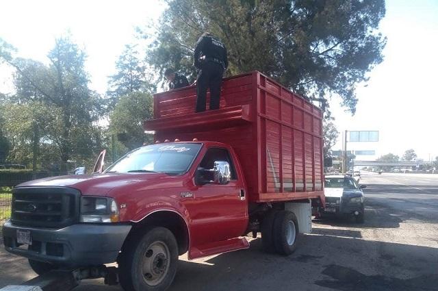 Abandonan camionetas robadas en territorio de Texmelucan