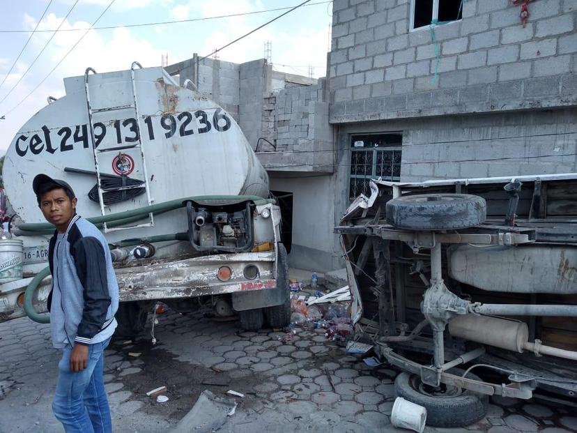 Pipa sin frenos deja dos heridos en Acatzingo