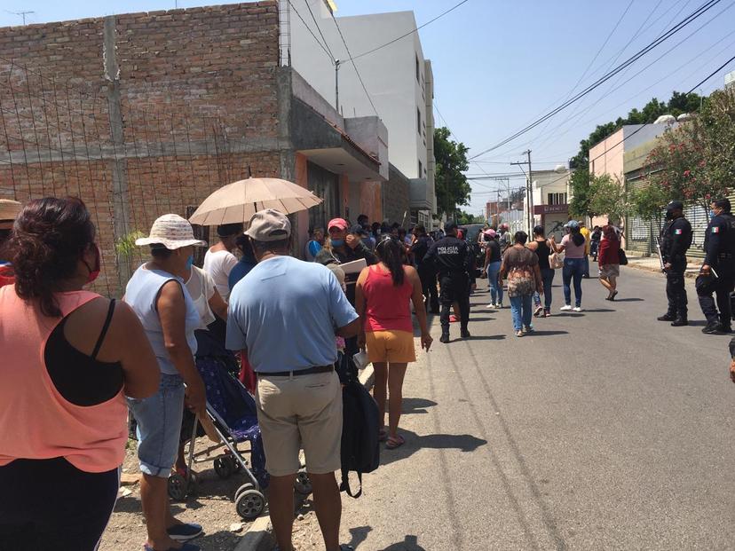 En Tehuacán pobladores exigen a Ayuntamiento entrega de despensas estatales