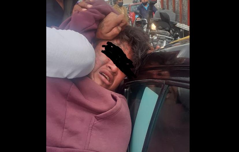 Plagian a taxista en Puebla y conductores lo rescatan en Texmelucan