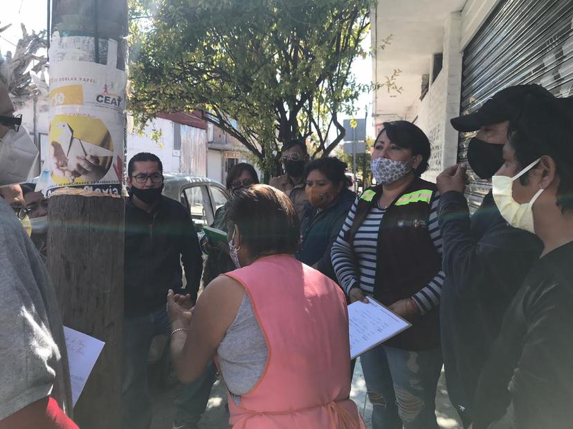 Protestan comerciantes y vecinos en Tehuacán por inicio de obra