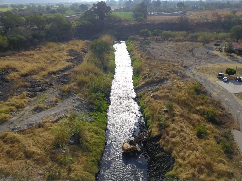 Con maquinaria pesada inician trabajos de desazolve del Río Nexapa 