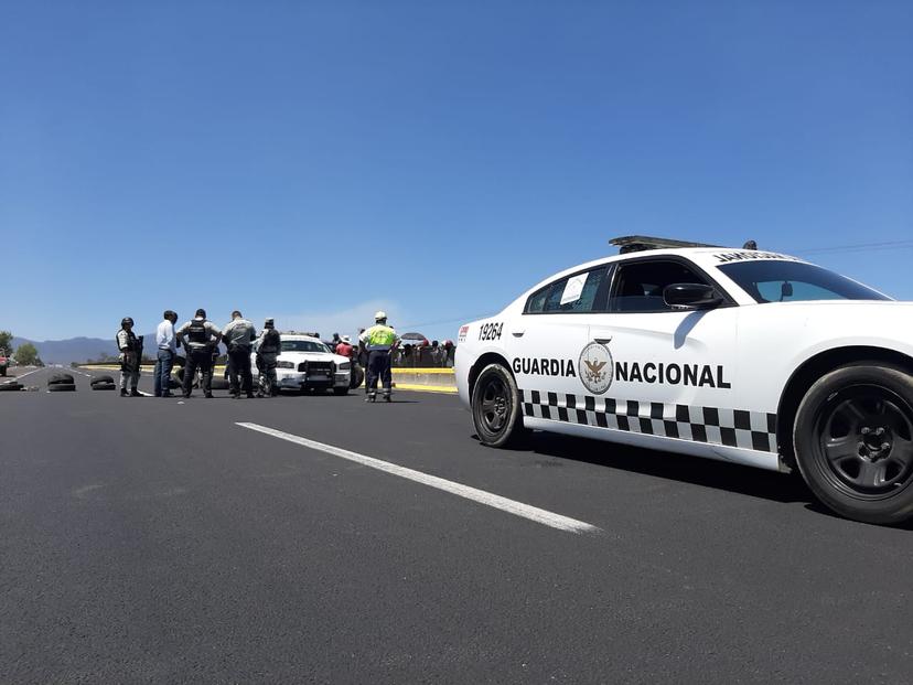 En la México-Puebla lanzan piedras contra automovilistas