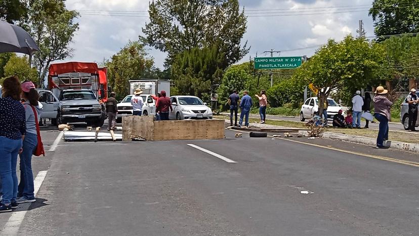 Cierran la autopista Tlaxcala-Texmelucan por problemas con edil