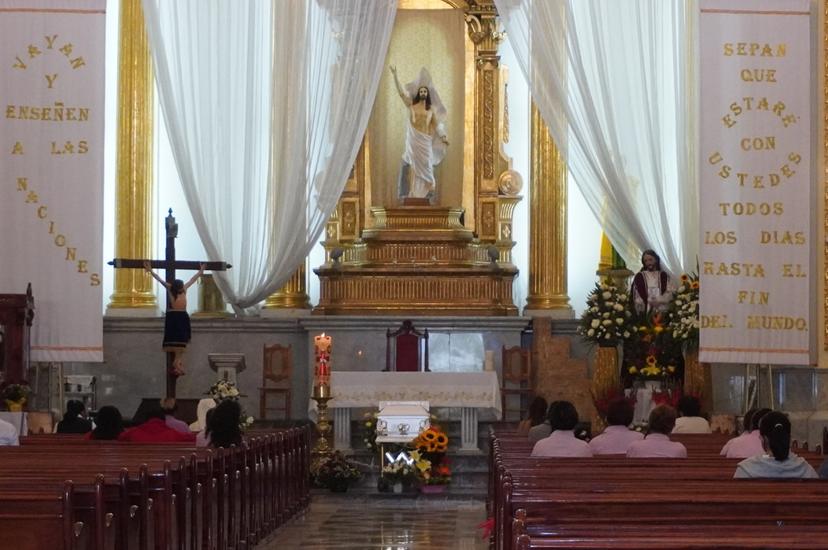 Despiden de cuerpo presente a directora de escuela en Tecamachalco