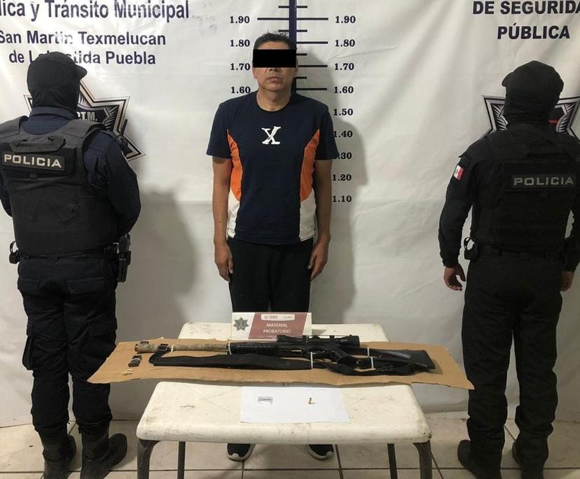 Cae Gerardo por agredir a una mujer y por portar un rifle en Texmelucan