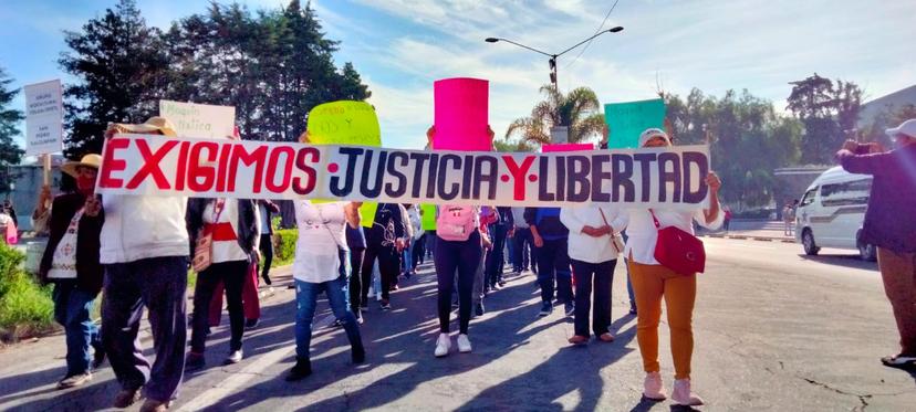 Con marcha vecinos de Tlaxcala piden liberación de detenidos tras linchamiento