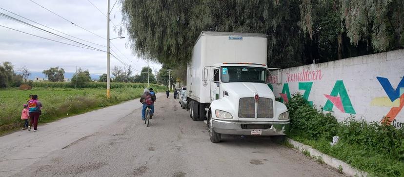 Roban camión en la México-Puebla y lo abandonan en Texmelucan