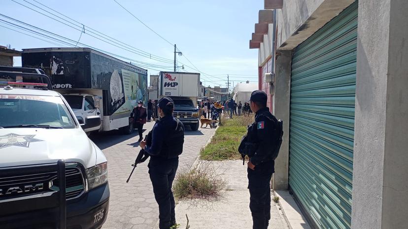 Desalojo desata enfrentamiento entre vecinos y policías en El Verde