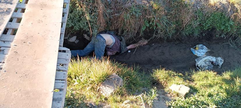 Tras caer a canal de riego un hombre muere en Texmelucan