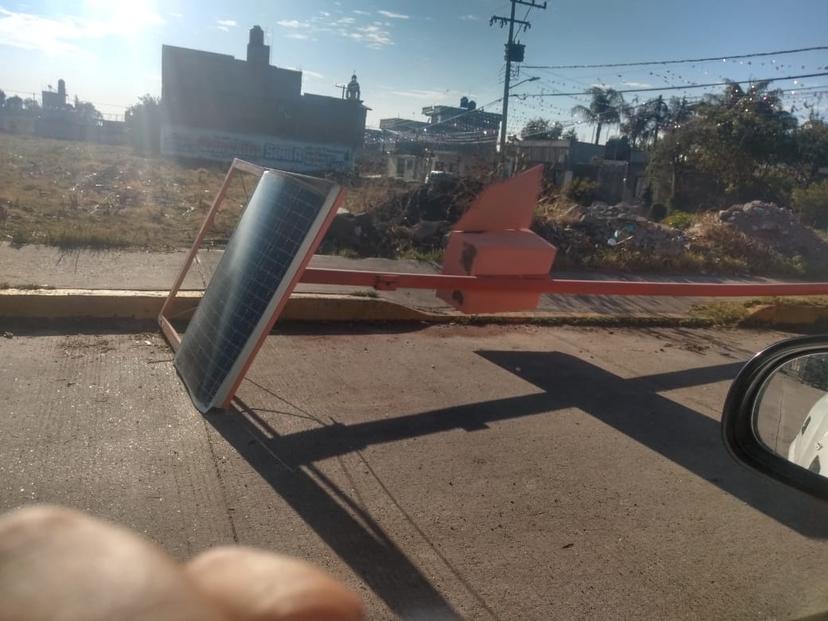 Roban fotoceldas y cable de luminarias en Texmelucan