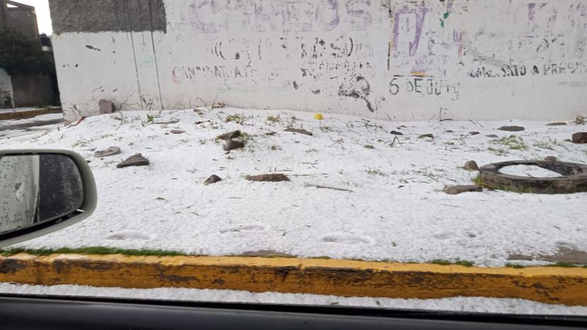 Lluvia y granizo provocan caída de puente y techumbre de escuela en Tlaxcala