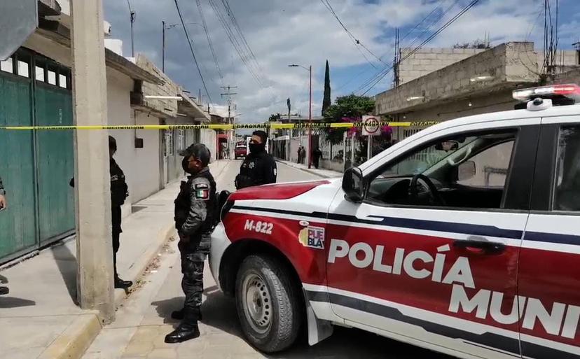 Ejecutan a dos al interior de su vehículo en Tehuacán