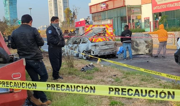 FGE va tras chofer de BMW en el que murieron 3 jóvenes calcinados