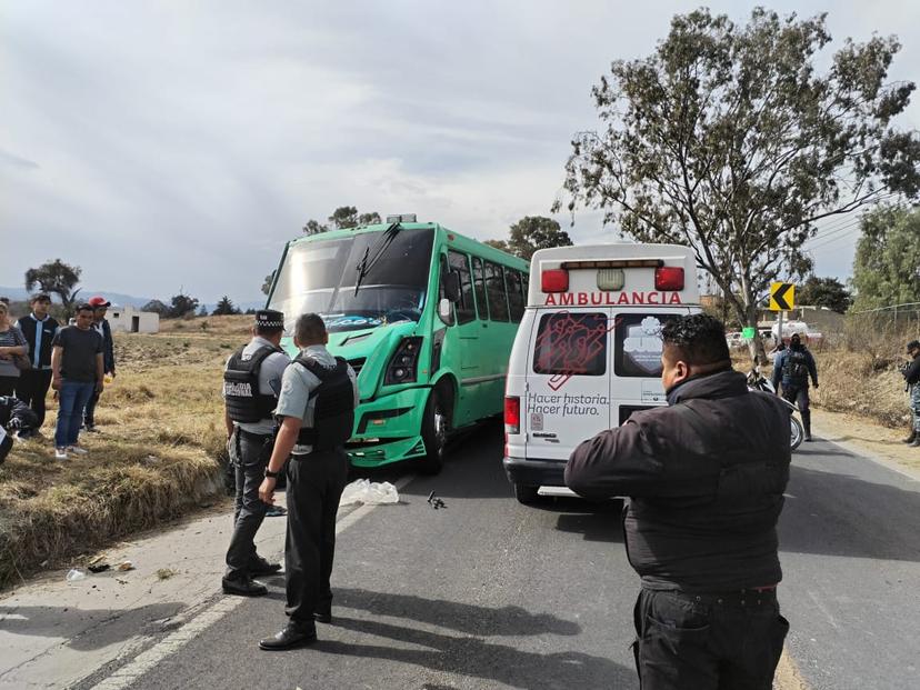 VIDEO Tres heridos por choque de moto y camión cerca de la México-Puebla