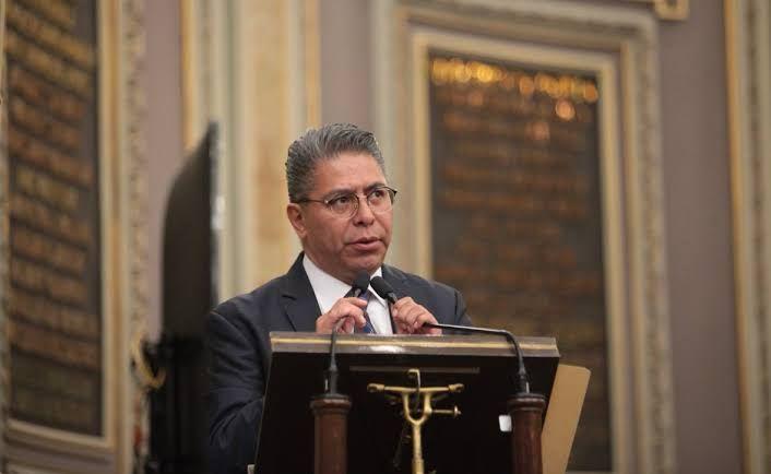 Castro pide a Riestra explicar falta de candidatos en Chignahuapan y Xiutetelco 