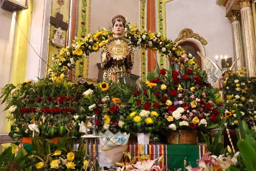 "Domingo de Mole" en Contla, para celebrar a San Bernardino de Siena 