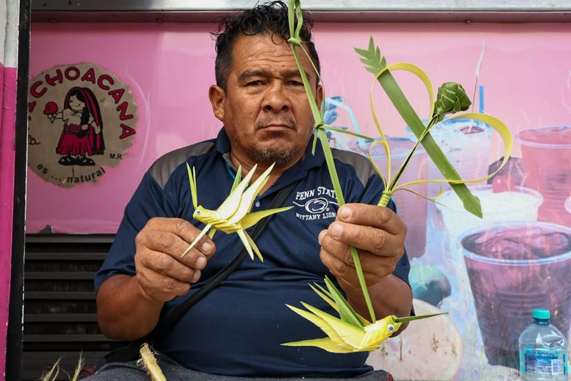 Alejandro Rodríguez crea arte en las calles de Tlaxcala